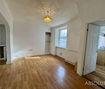 3 bedroom terraced house to rent - Photo 3