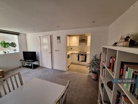 2 bedroom maisonette to rent - Photo 5