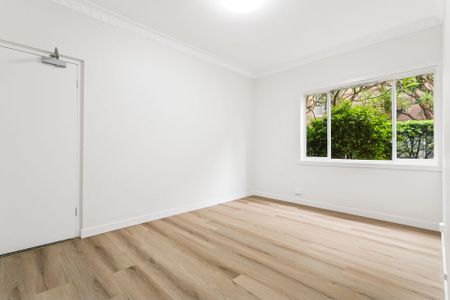 Renovated 1 Bedroom Apartment - 150m To The Beach - Photo 2