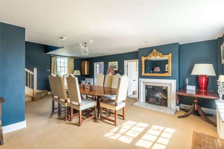 An exceptional country home occupying a superb rural setting - Photo 3