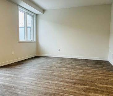 For Lease - 6 Mermot Lane, Richmond Hill, Ontario - Photo 6