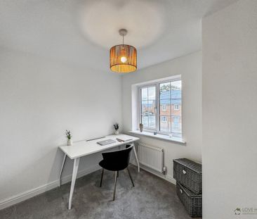 4 bedroom detached house to rent - Photo 4