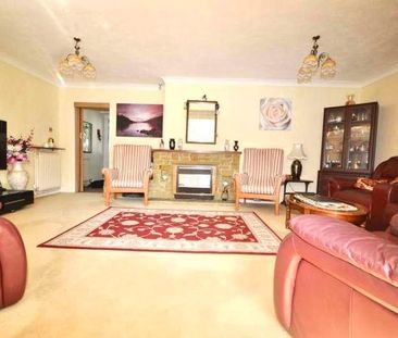 Blackthorn Close, Crawley, West Sussex, RH11 - Photo 6