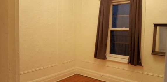 Downtown 1 bedroom, Heat,Hot water Fridge,Stove incl (Metro Atwater, M - Photo 2