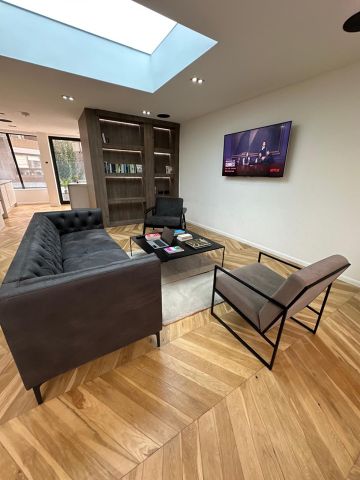 3 Bed Flat, Battersea Church Road, SW11 - Photo 2