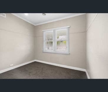 Charming Home In Fantastic Location - Photo 5