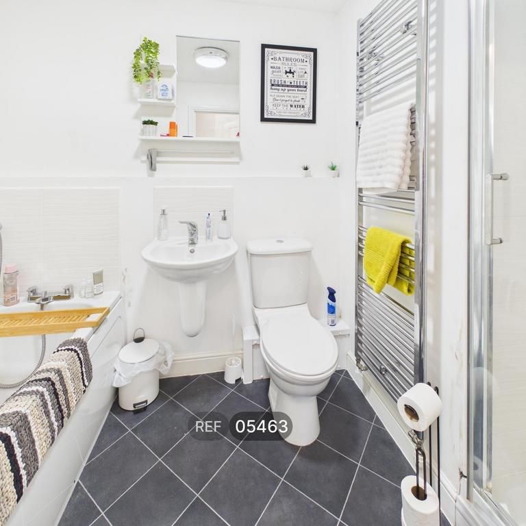 2 bedroom apartment to rent - Photo 1