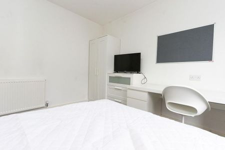 5 bedroom terraced house to rent - Photo 3