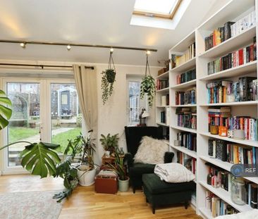 3 bedroom end of terrace house to rent - Photo 2