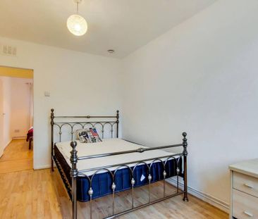 3 bedroom flat to rent - Photo 5