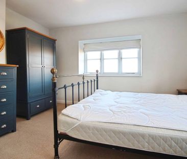 Manor Farm, Purton Stoke, Swindon, Swindon, SN5 - Photo 4