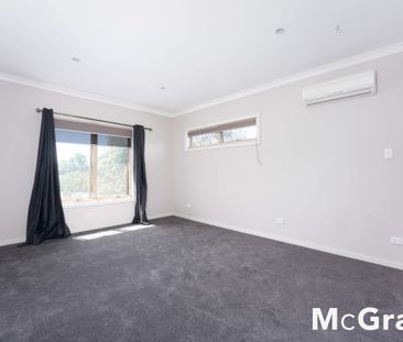 Stylish Three-Bedroom Townhouse in Prime Box Hill Location - Photo 1