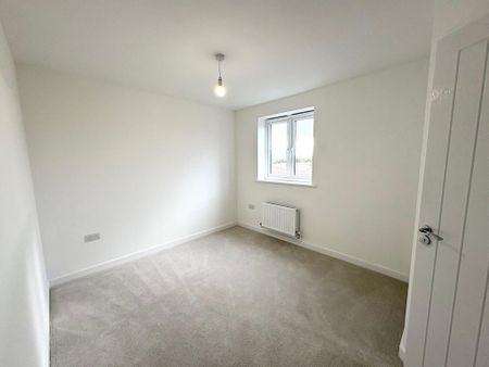 3 bedroom end of terrace house to rent - Photo 4