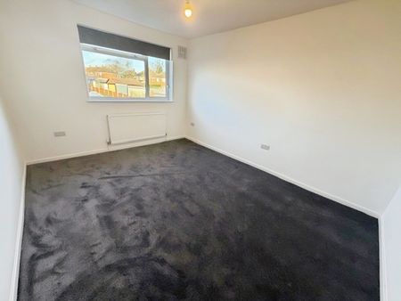 3 bedroom House To Let Total Size: 1045 SQ FT - Photo 3