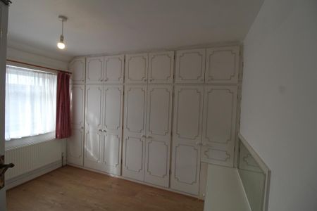 4 bedroom semi-detached house to rent - Photo 5