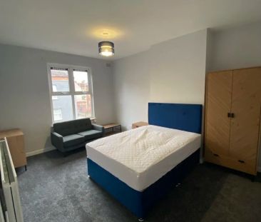 Myrtle Road (2 bed flat) - Photo 3