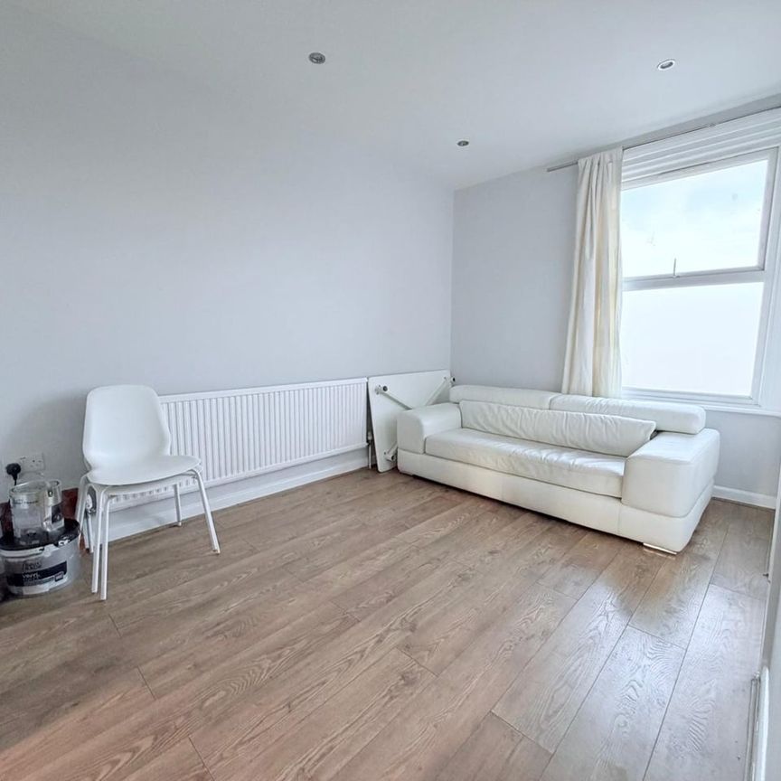 1 Bed Flat, High St, NW10 - Photo 1