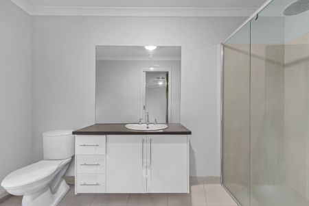 8 Salvia Avenue, Pakenham VIC 3810 - House For Rent | Domain - Photo 4