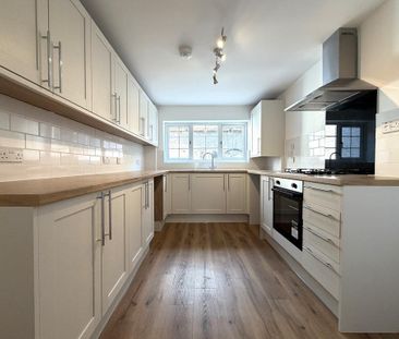 3 bedroom terraced house to rent - Photo 4
