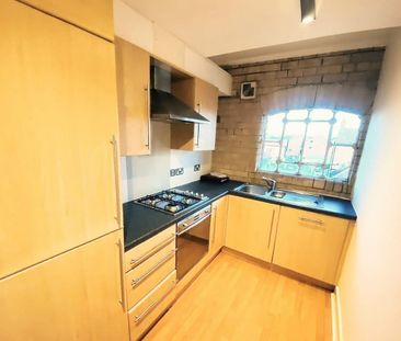 2 bedroom flat to rent - Photo 4