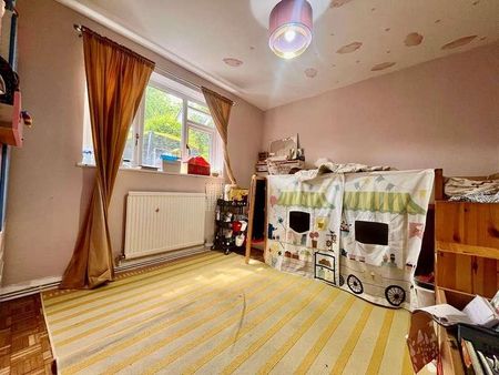 Marsh Road, Pinner, HA5 - Photo 2