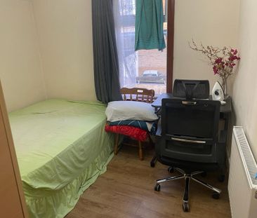 Room in a Shared House, Plashet Road, E13 - Photo 3