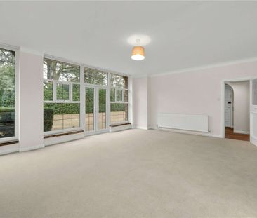 Recently refurbished, spacious two-bedroom garden flat in a conveni... - Photo 4