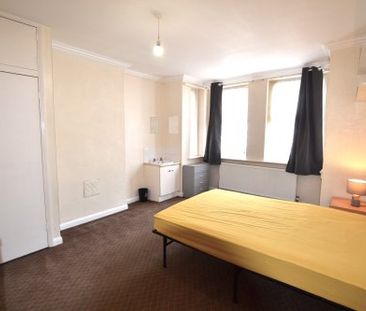 Rooms on Richmond Road - Photo 4