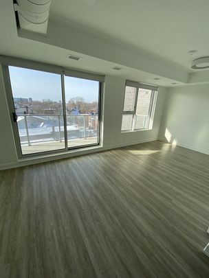 Centretown mid-rise modern apartment building. - Photo 1