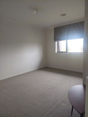 Glen Waverley - Photo 1