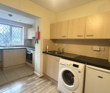 House share to rent - Photo 2