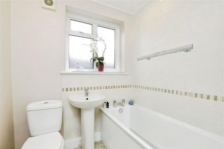 2 bedroom maisonette to rent - Photo 5
