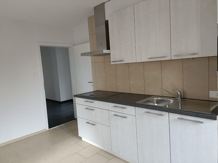 Frisch renovierte, grosszügige 4,5 Zimmerwohnung mit grosser Terrasse - Foto 2