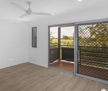 EXCLUSIVE TRI STOREY TOWNHOUSE IN GREAT LOCATION - Photo 6