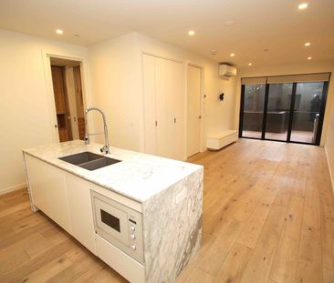 Ground Floor Apartment with Large Private Courtyard - Photo 4