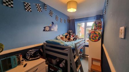 3 bedroom terraced house to rent - Photo 4