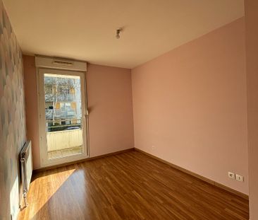 T3 au 1er étage avec terrasse - Photo 4