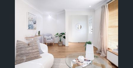 UPDATED THREE BEDROOM HOME! - Photo 5