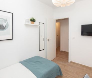 Carrer Olimpia Arozena Torres, Valencia, Valencian Community 46018 - Photo 6