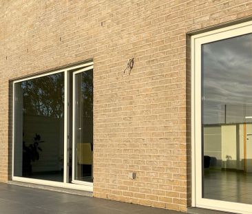 Rijwoning te huur in Meulebeke voor € 895 met 3 slaapkamers - Photo 2