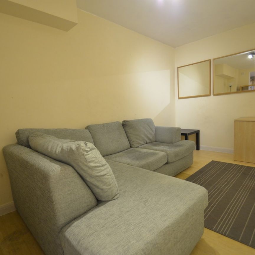 5 bedroom Property to rent - Photo 1