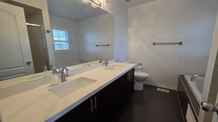 For Lease - 72 Hurst Drive, Ajax, Ontario - Photo 5