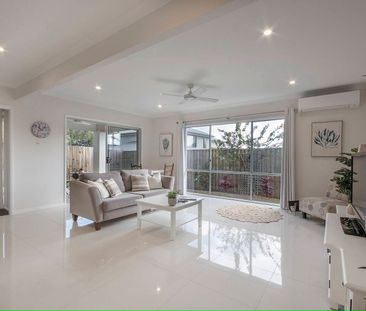 LUXURY VILLA INCLUDING ALL UTILITIES!! - Photo 4