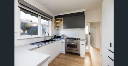 Immaculate home - Photo 3