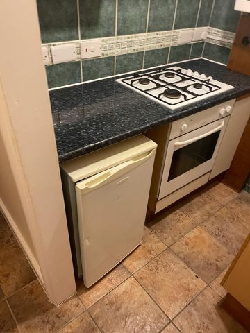 Studio Flat, Central Park Road, E6 - Photo 4