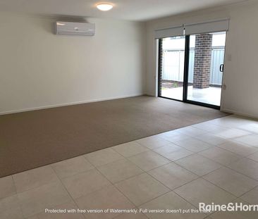 Four bedroom home in prime location! - Photo 3