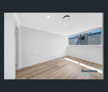 Brand New 4-Bedroom Townhouse, Your Luxurious Lifestyle in Girraween! - Photo 6