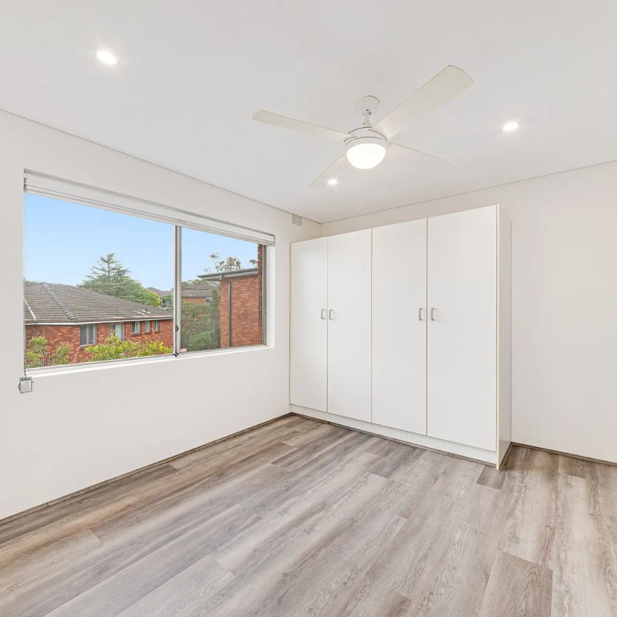 Two Bedroom Apartment in Convenient Location - Photo 1