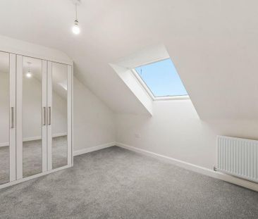 3 bedroom end of terrace house to rent - Photo 3