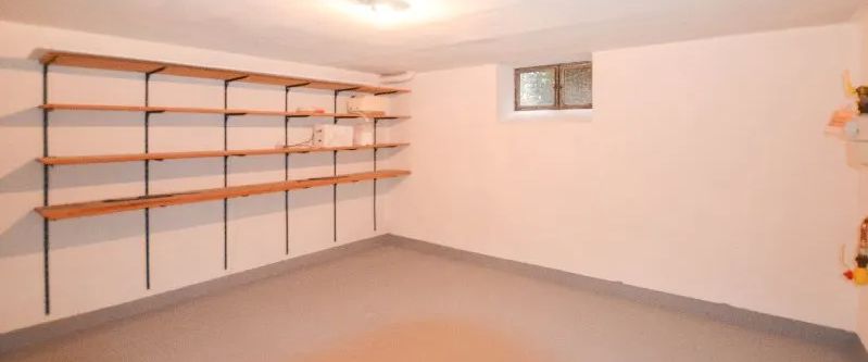 Einfamilienhaus mit Doppelgarage und Garten in zentraler und dennoch ruhiger Lage von Asbach! - Foto 1